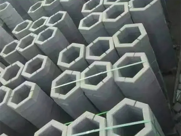 多中形状的砖